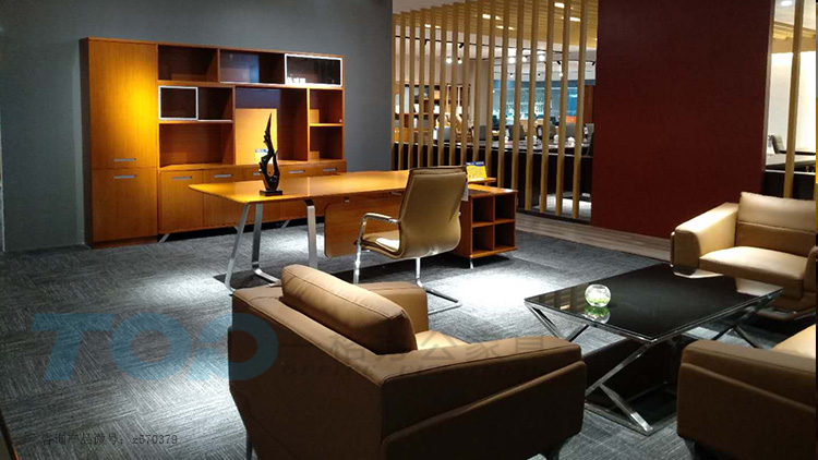 領導辦公區(qū)域.jpg 領導辦公區域(yù).jpg