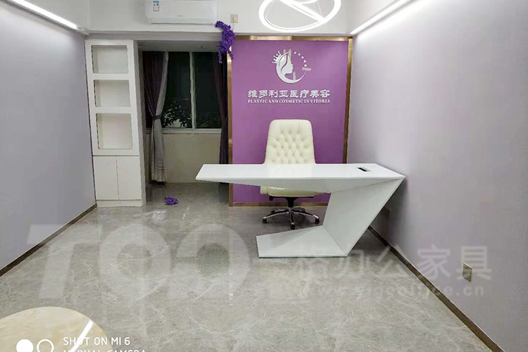 異性辦公桌.jpg 異性辦公桌.jpg