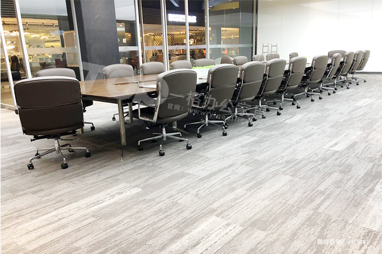 能容納22個人左(zuǒ)右的會議桌.jpg 能容納22個人左(zuǒ)右的會議桌.jpg