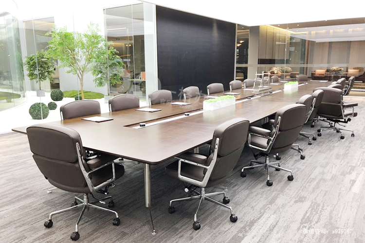 現代板(bǎn)式會議桌.jpg 現代板式(shì)會(huì)議桌.jpg