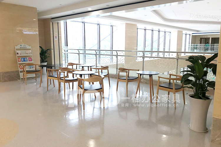 休閑洽(qià)談椅.jpg 休閑洽談(tán)椅.jpg