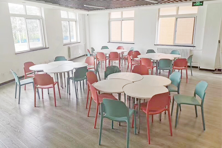 小朋友閱圖桌椅可組合.jpg 小朋友閱圖桌椅可組合(hé).jpg