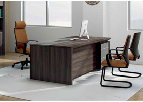 領（lǐng）逸係經理桌、行政（zhèng）桌