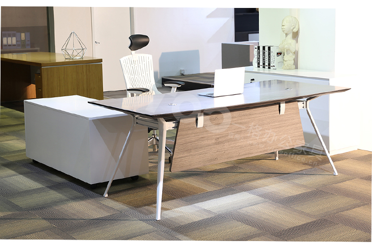 鋼架腳(jiǎo)烤漆台麵.jpg 鋼架腳烤漆(qī)台麵.jpg