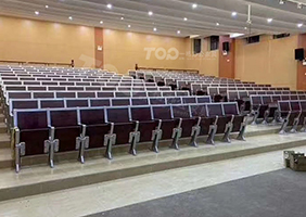 學校課（kè）堂桌（zhuō）椅