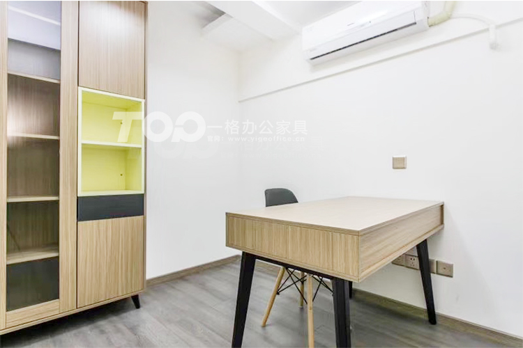 衣櫃工作台.jpg 衣櫃工作台.jpg