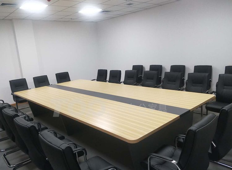 會議（yì）桌真皮會議椅.jpg