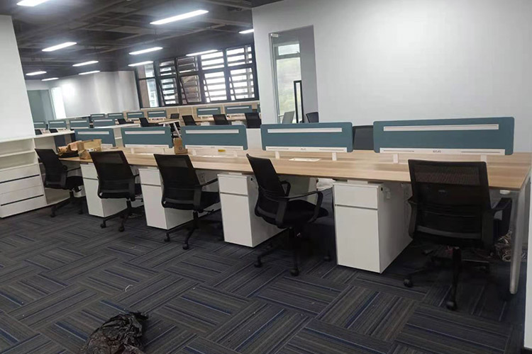 員工辦公桌椅(yǐ).jpg 員工辦公桌椅.jpg