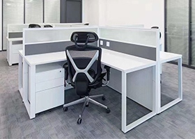 白色+灰主管桌、十字型（xíng）屏風卡位、會議桌